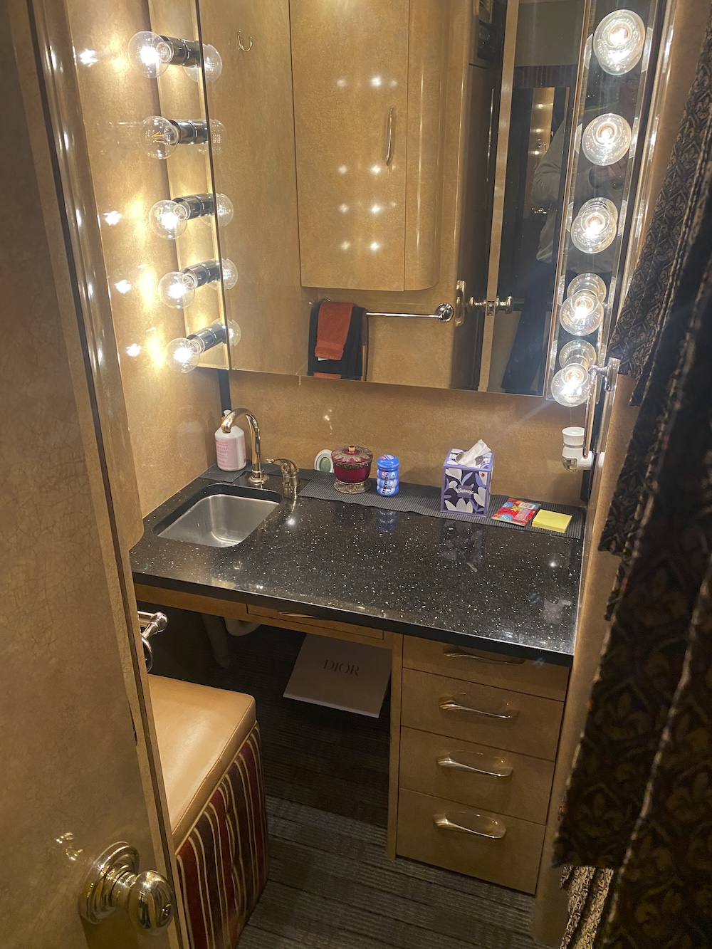 2005 Prevost H3-45 For Sale