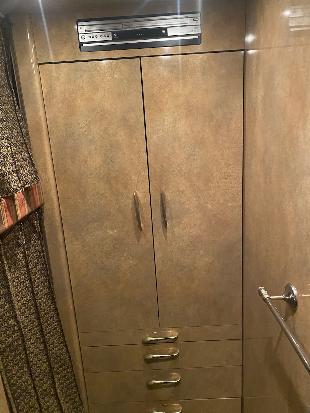 2005 Prevost H3-45 For Sale