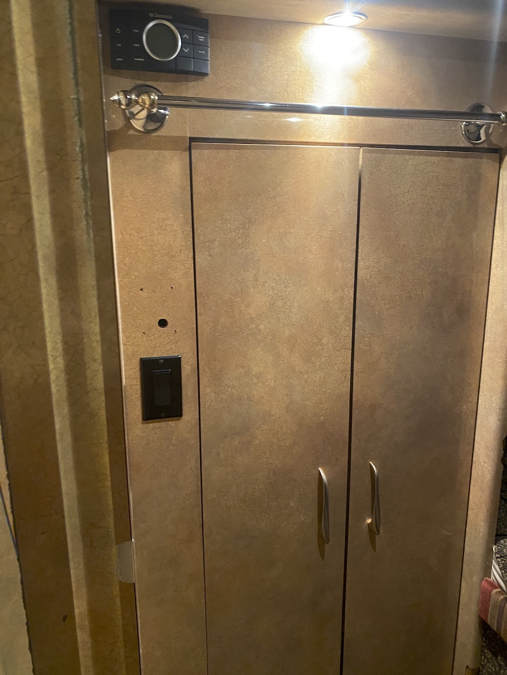 2005 Prevost H3-45 For Sale