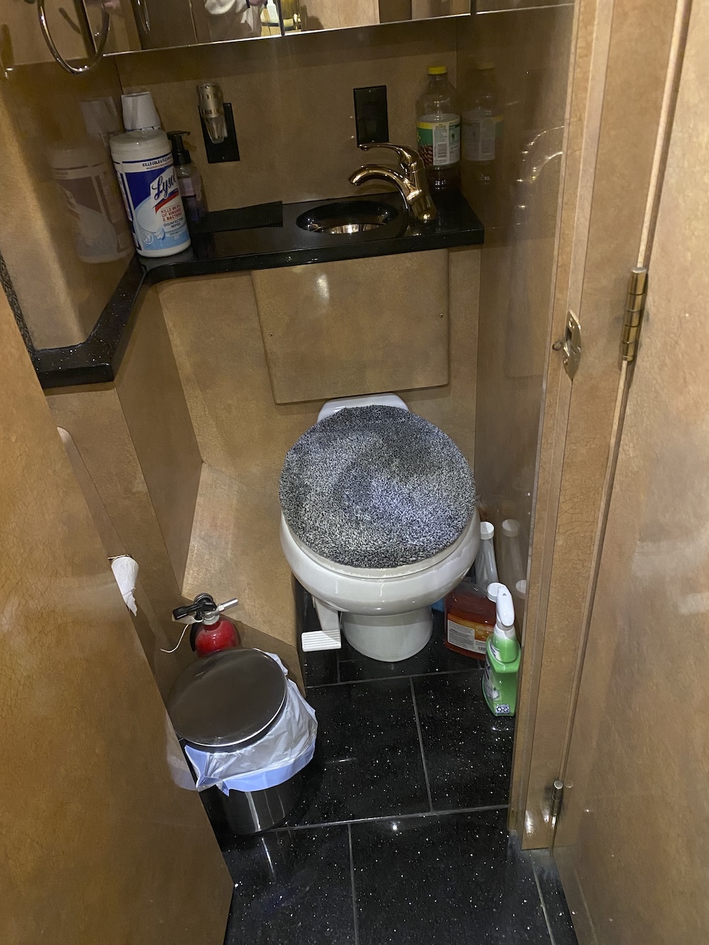 2005 Prevost H3-45 For Sale