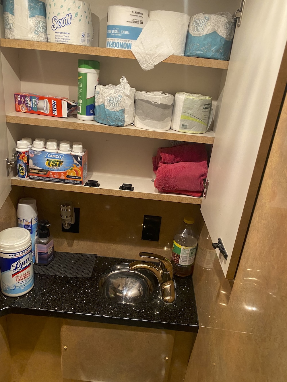 2005 Prevost H3-45 For Sale