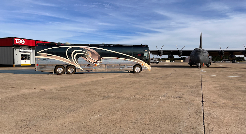 2005 Prevost Legendary XLII For Sale