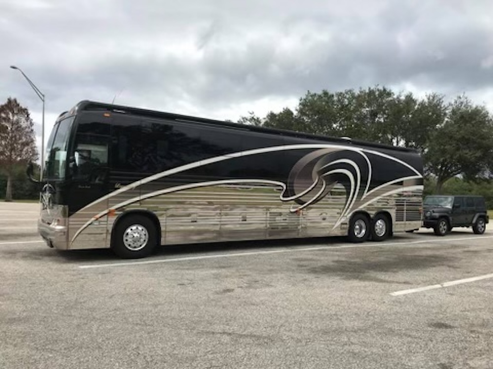 2005 Prevost Legendary XLII For Sale