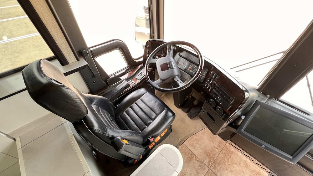 2005 Prevost Legendary XLII For Sale