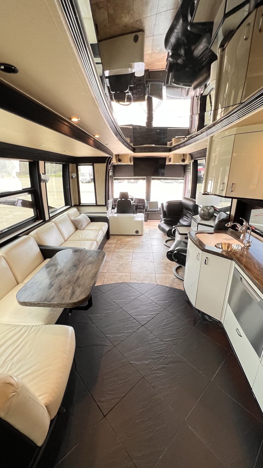 2005 Prevost Legendary XLII For Sale