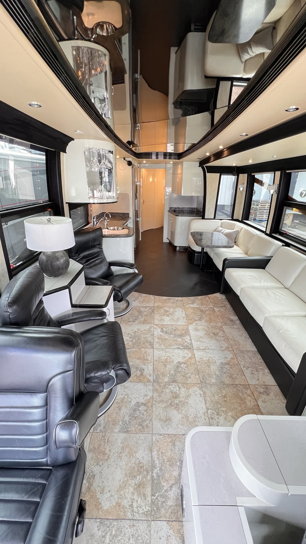 2005 Prevost Legendary XLII For Sale