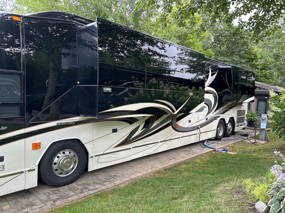 2005 Prevost Liberty H3-45 For Sale