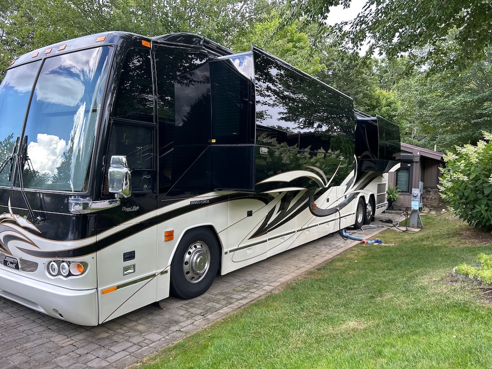 2005 Prevost Liberty H3-45 For Sale
