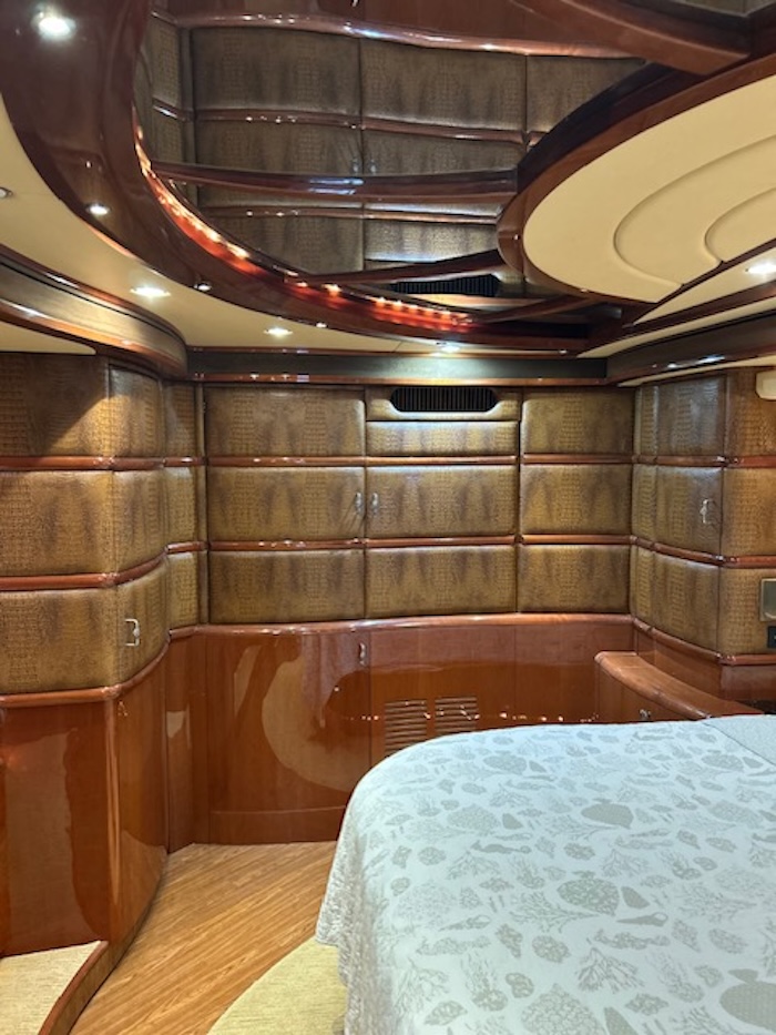 2005 Prevost Liberty H3-45 For Sale
