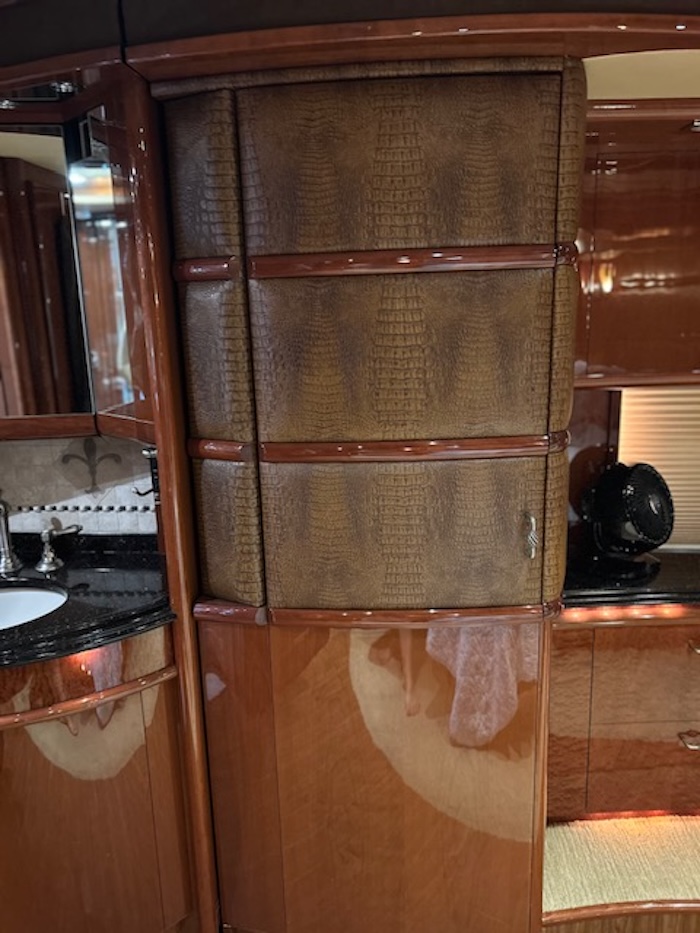 2005 Prevost Liberty H3-45 For Sale