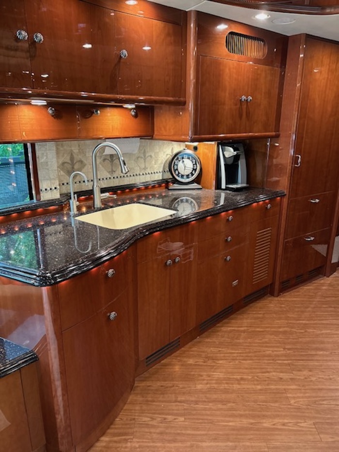 2005 Prevost Liberty H3-45 For Sale