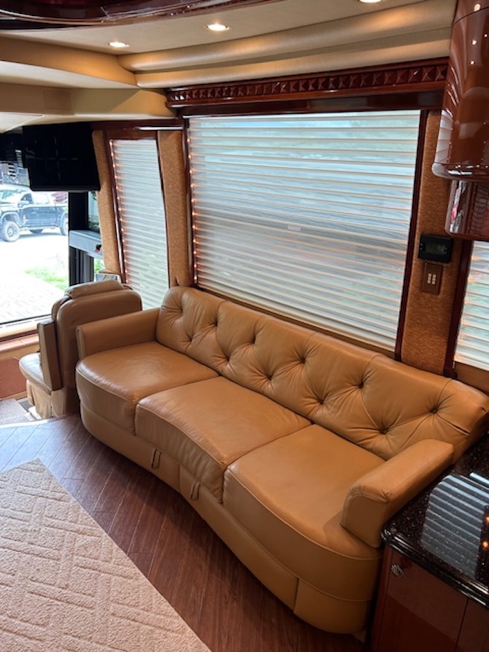 2005 Prevost Liberty H3-45 For Sale