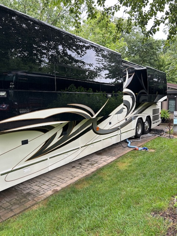 2005 Prevost Liberty H3-45 For Sale