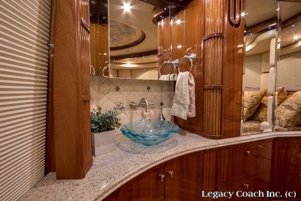 2005 Prevost Liberty H3-45 For Sale