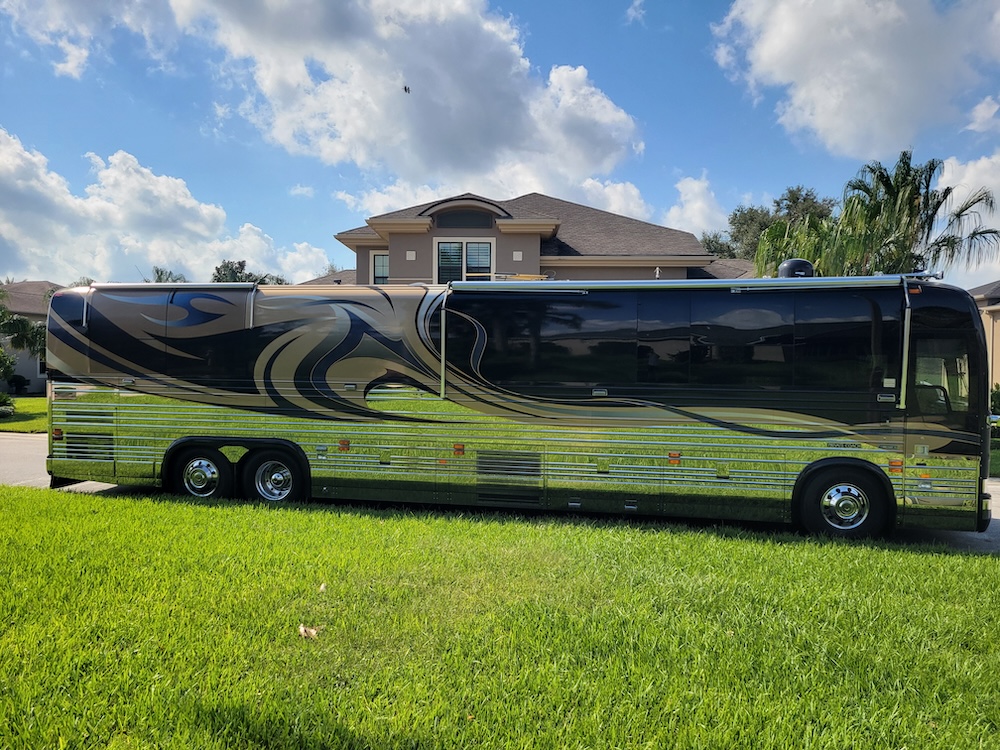 2005 Prevost Liberty XLII For Sale