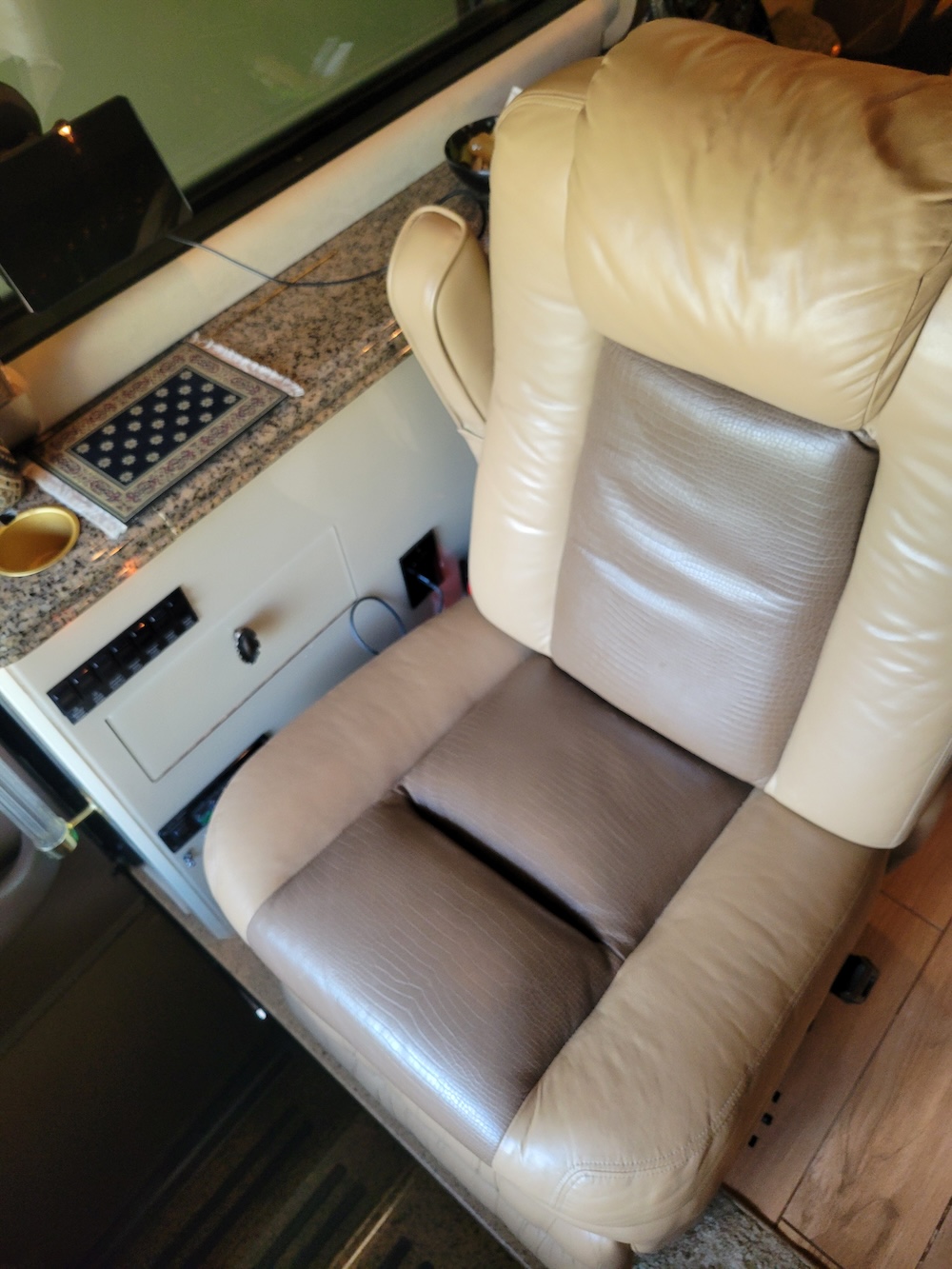 2005 Prevost Liberty XLII For Sale