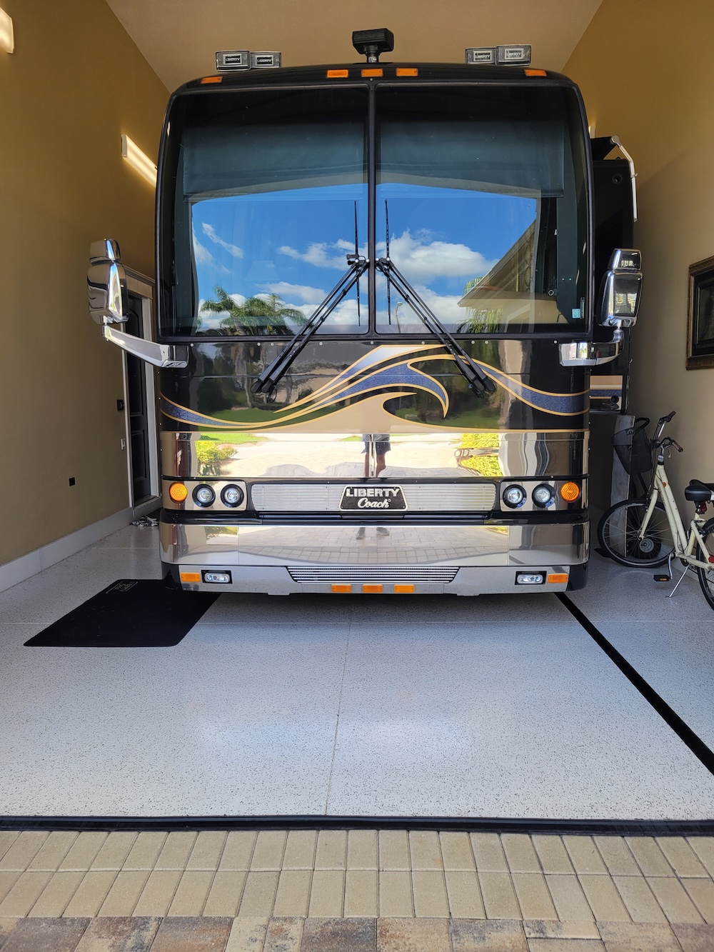 2005 Prevost Liberty XLII For Sale