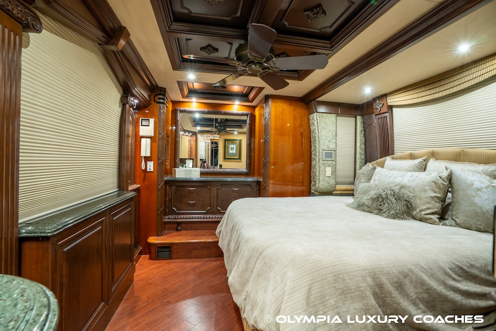 2005 Prevost Liberty XLII For Sale