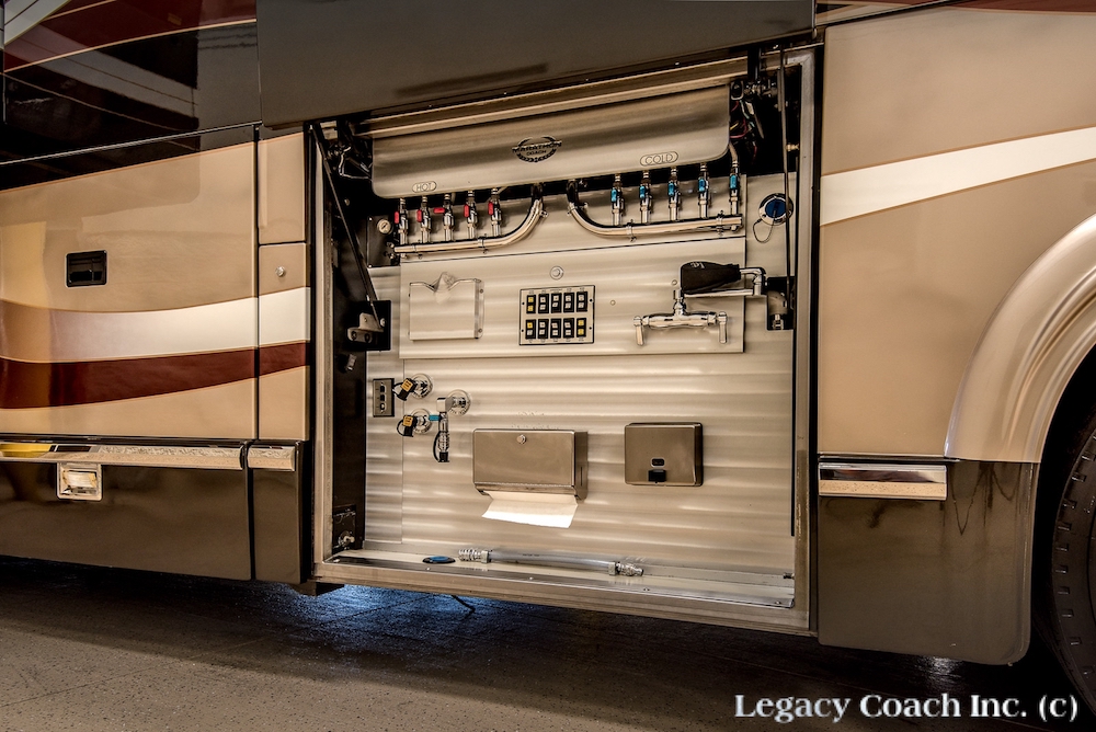 2005 Prevost Marathon H3-45 For Sale