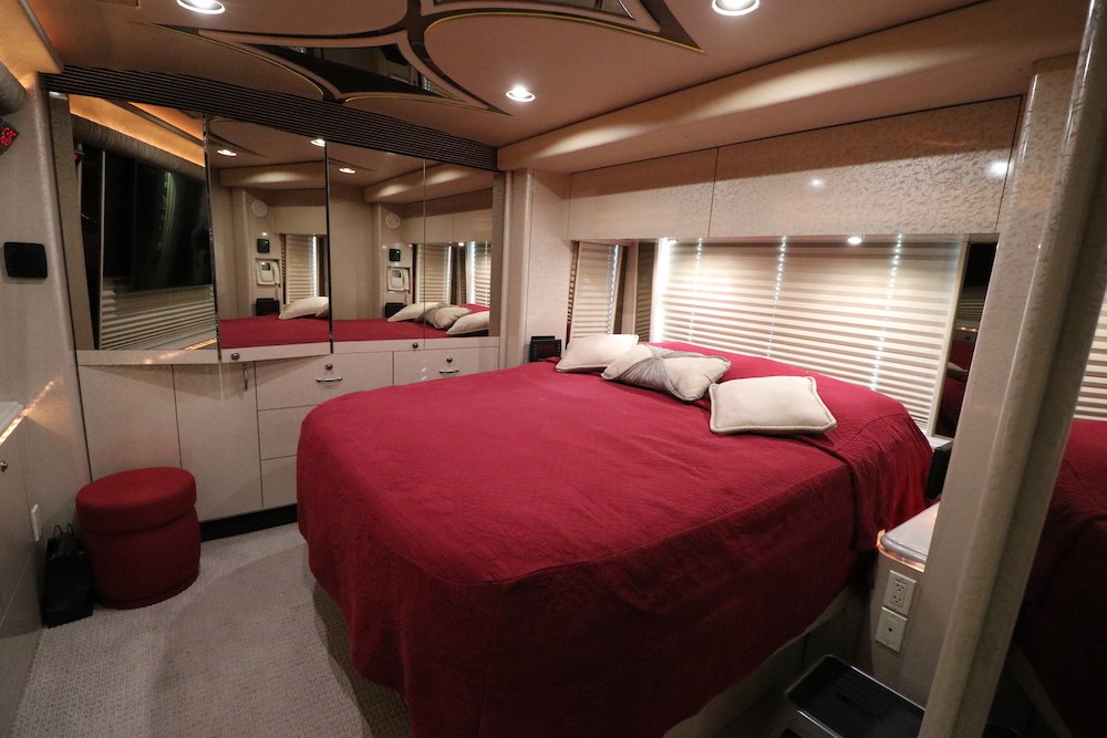 2005 Prevost Marathon H3-45 For Sale