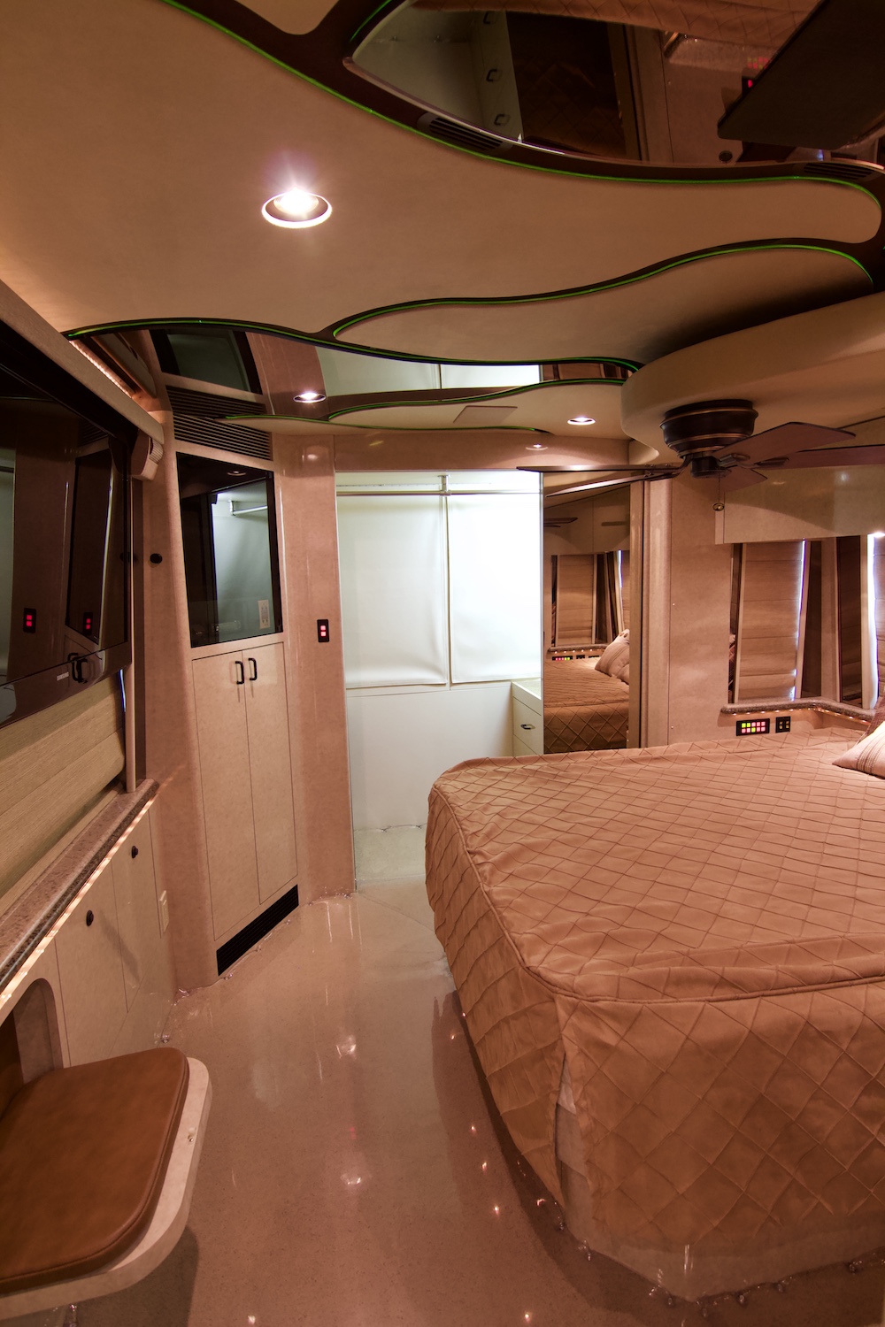 2005 Prevost Marathon H3-45 For Sale