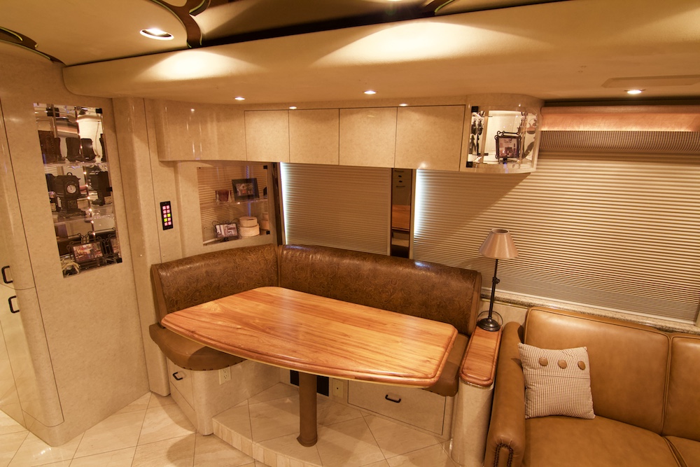 2005 Prevost Marathon H3-45 For Sale