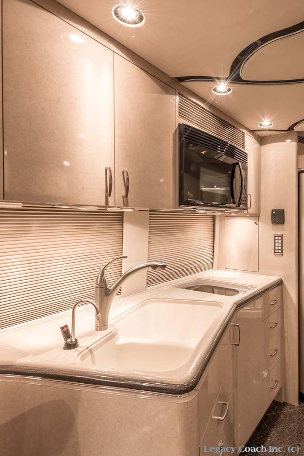 2005 Prevost Marathon XLII For Sale