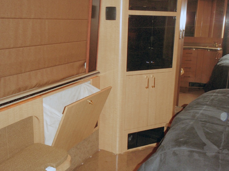 2005 Prevost Marathon XLII For Sale