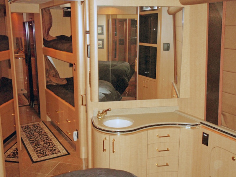 2005 Prevost Marathon XLII For Sale