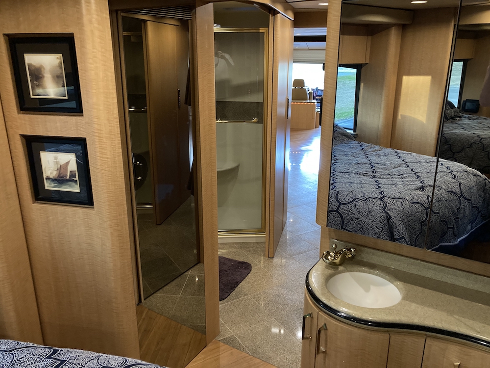 2007 Prevost Marathon XLII For Sale