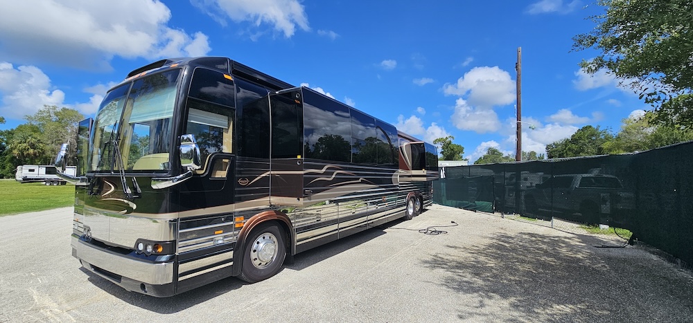 2005 Prevost Marathon XLII For Sale