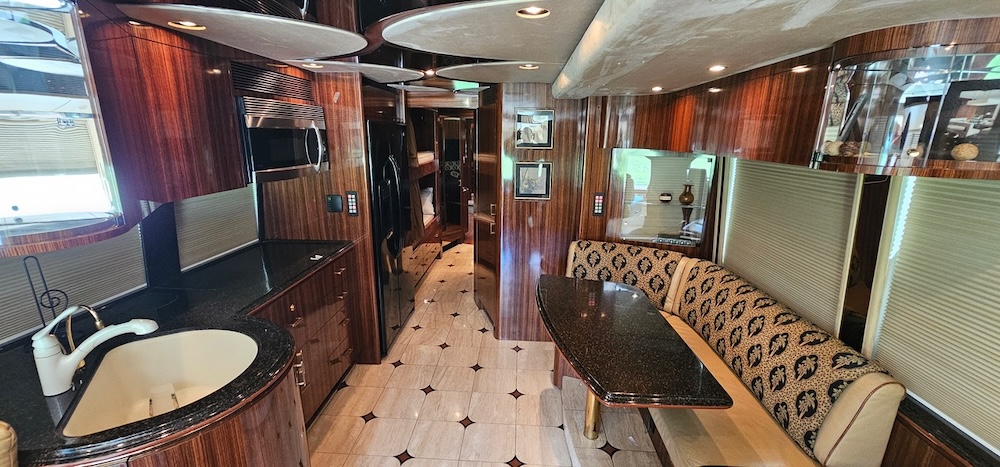 2005 Prevost Marathon XLII For Sale