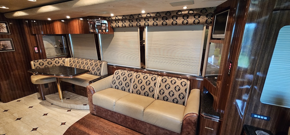 2005 Prevost Marathon XLII For Sale