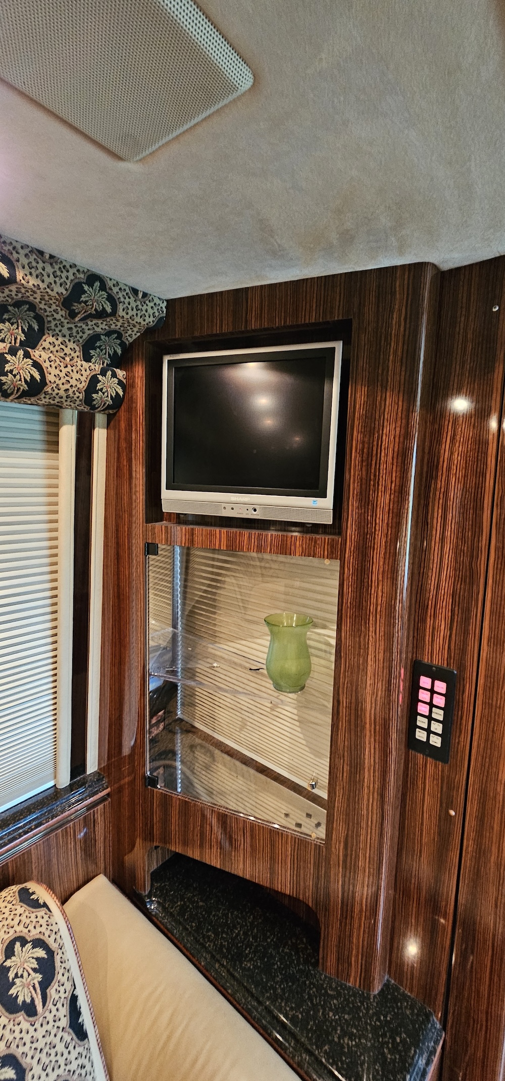 2005 Prevost Marathon XLII For Sale