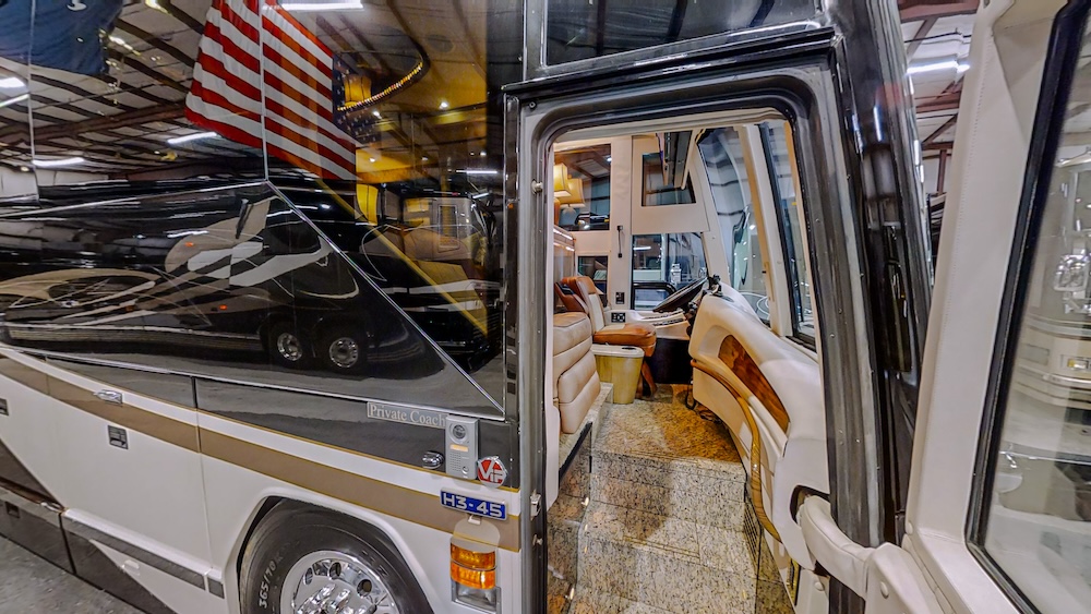 2005 Prevost  Millennium H3-45 For Sale