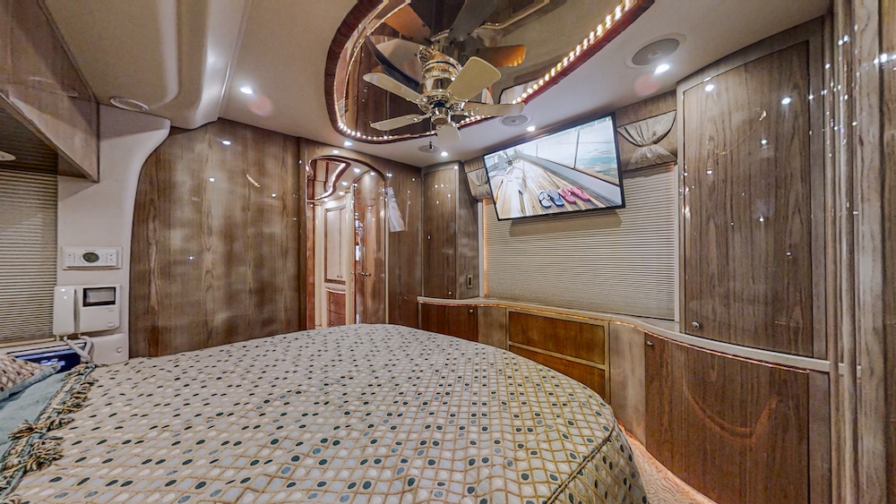 2005 Prevost  Millennium H3-45 For Sale