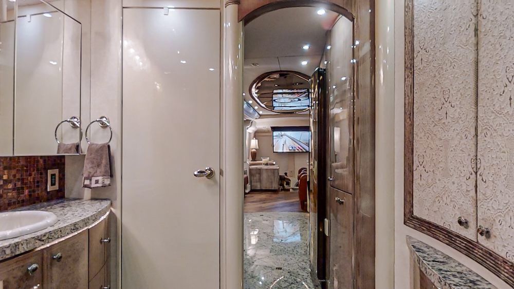 2005 Prevost  Millennium H3-45 For Sale