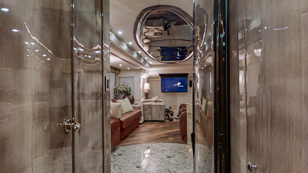 2005 Prevost  Millennium H3-45 For Sale