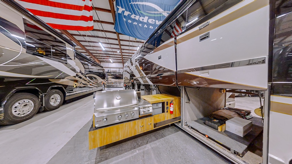 2005 Prevost  Millennium H3-45 For Sale