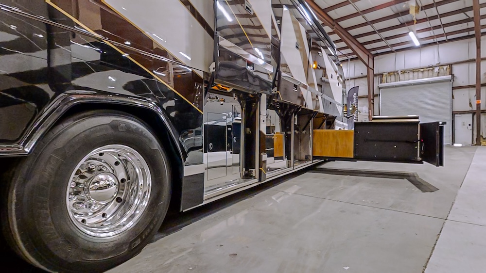 2005 Prevost  Millennium H3-45 For Sale