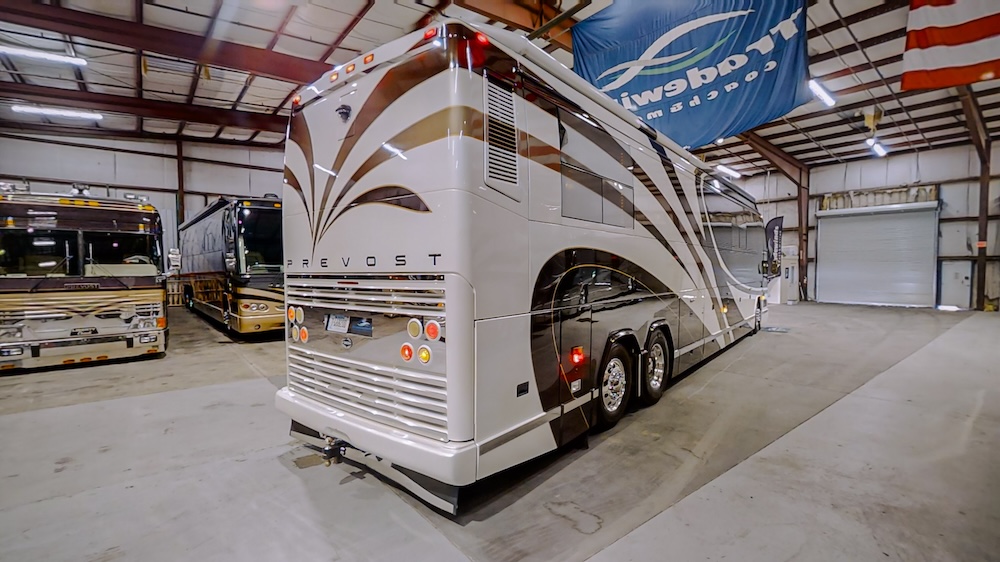 2005 Prevost  Millennium H3-45 For Sale