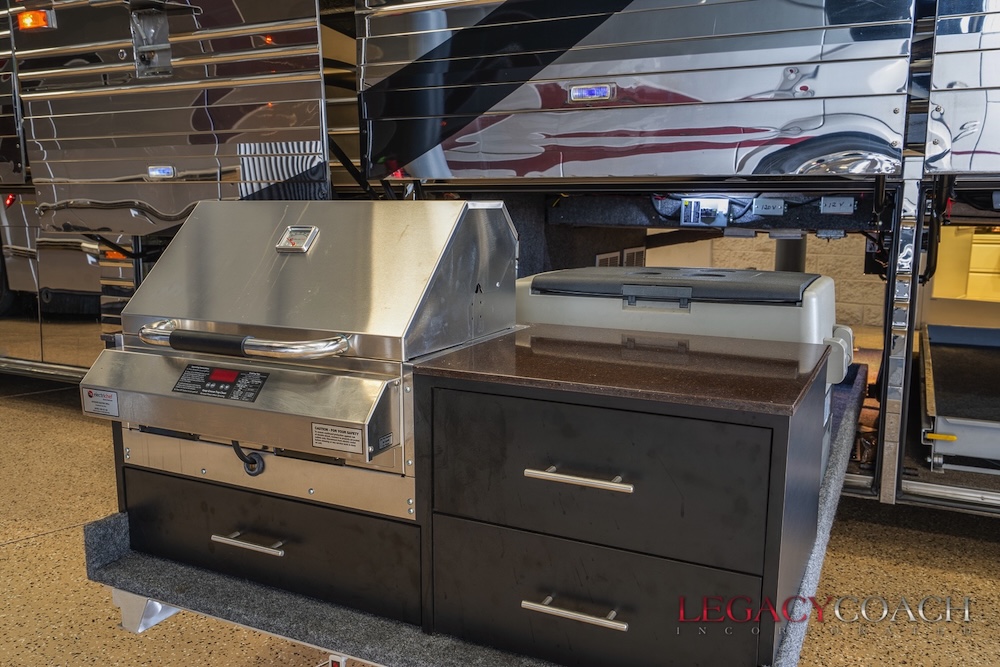 2005 Prevost Millennium XLII For Sale