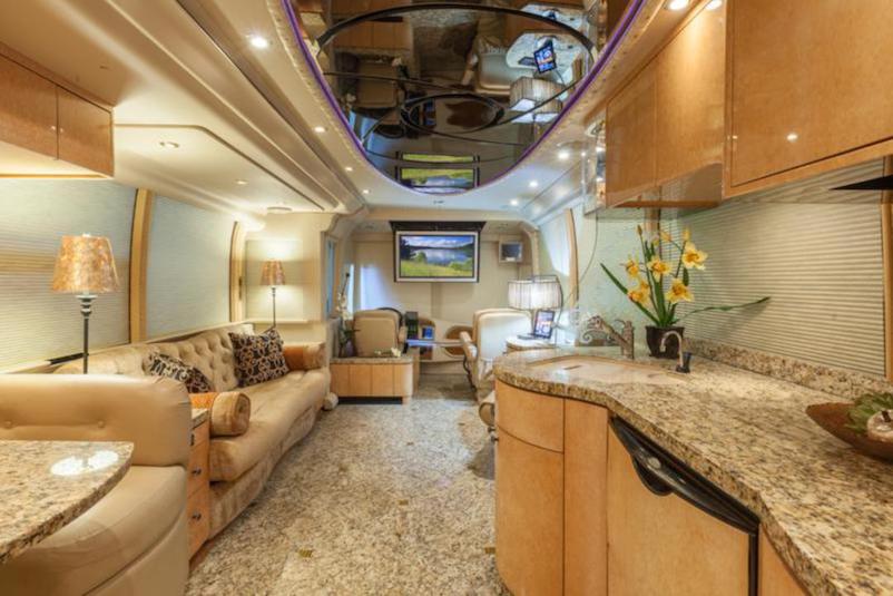 2005 Prevost Liberty XLII For Sale