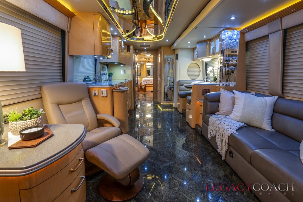 2005 Prevost Parliament XLII For Sale