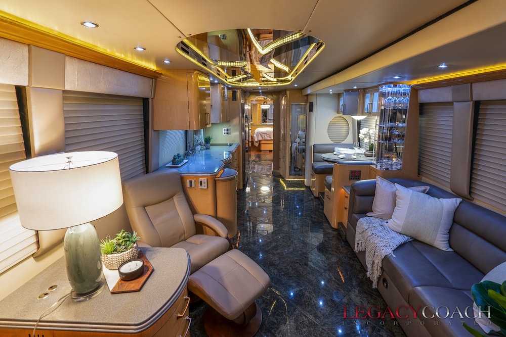 2005 Prevost Parliament XLII For Sale