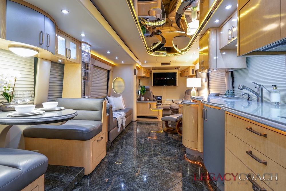 2005 Prevost Parliament XLII For Sale