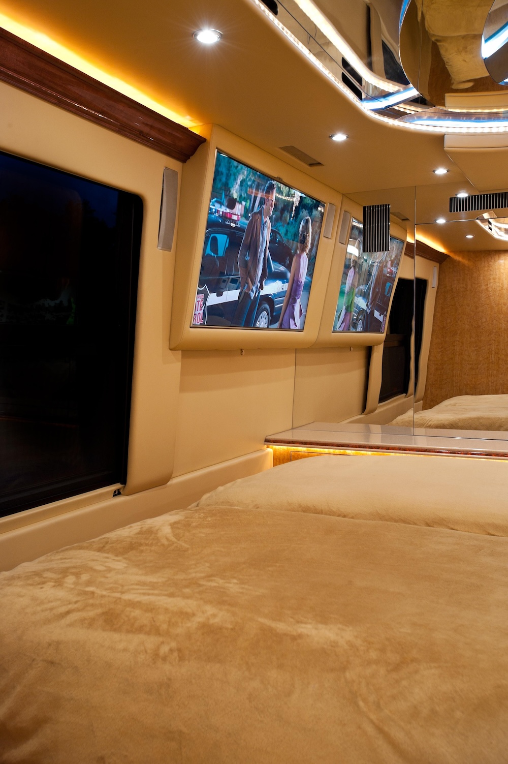 2005 Prevost Parliament XLII For Sale