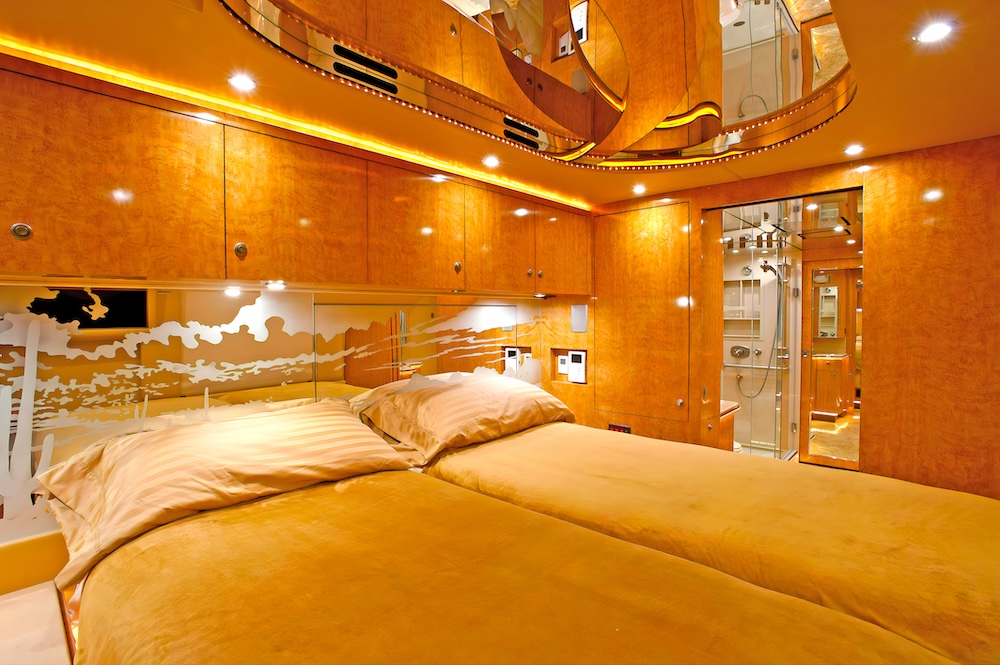 2005 Prevost Parliament XLII For Sale