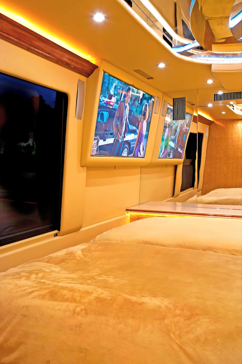 2005 Prevost Parliament XLII For Sale