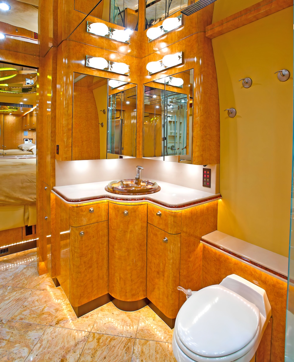 2005 Prevost Parliament XLII For Sale